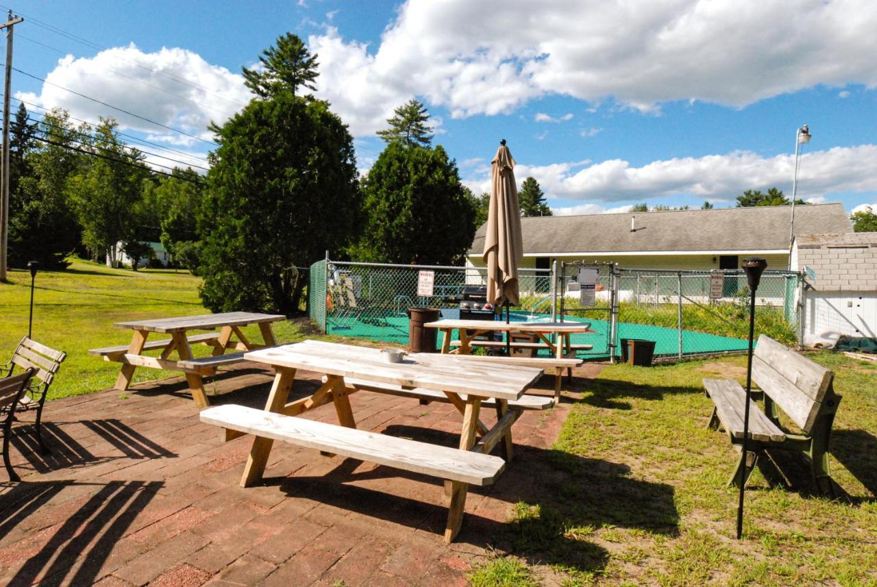 Maple Leaf Lodge Schroon Lake Exterior foto